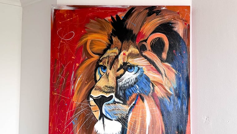 Cuadro en lienzo pintado a mano con león de mirada intensa, arte animal ideal para decoración modern