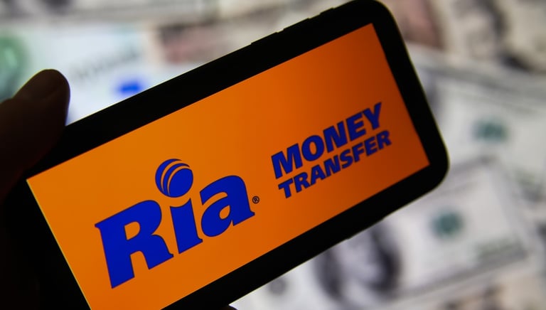 statut de transaction ria disponible sur un smartphone.