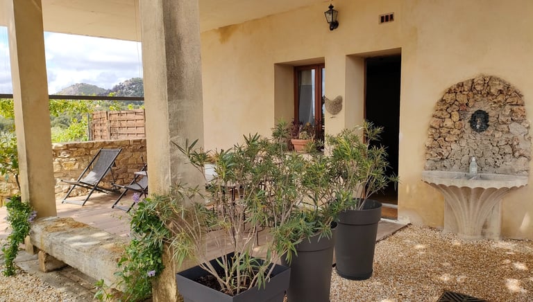 Terrasse La Maison d'Yvette Gîte en Provence au pied du Mont Ventoux