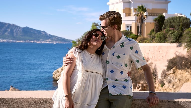 a couple kissing in maldorme beach in marseille