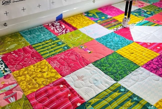 modern snowflake quilt my modern handcraft on longarm. quilted with mistletoe quilting co design
