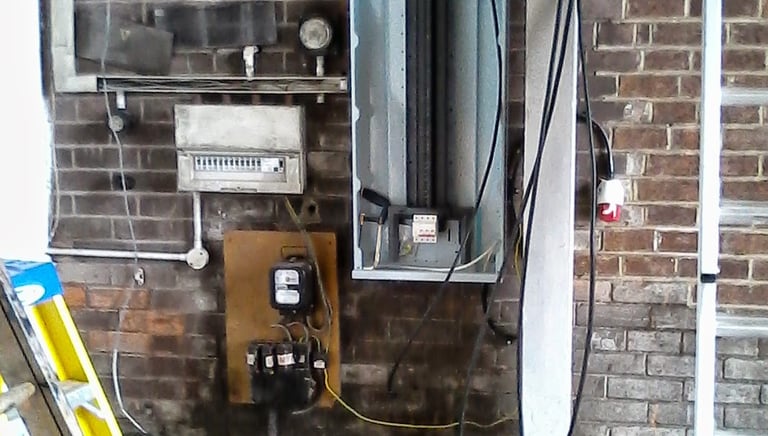 three phase distribution board