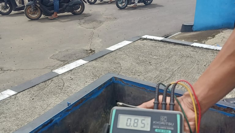 Alat ukur grounding pada tanki SPBU