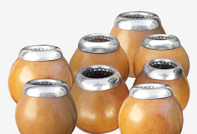 A group of natural gourds with a smooth aluminum ferrule measuring 40mm in diameter