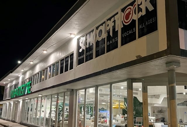 commercial store front window cleaning