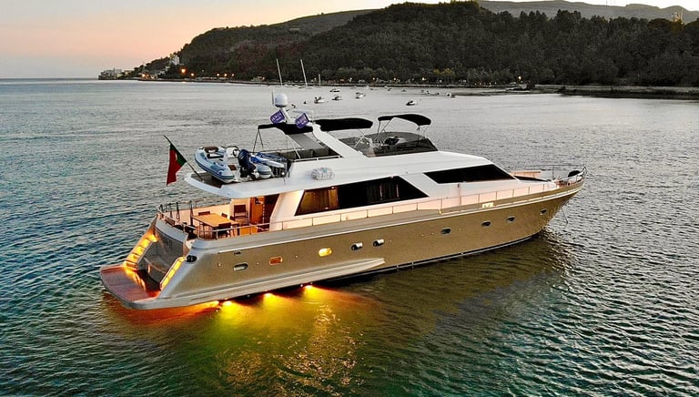 Yacht Falcon 82 disponible a la location a lisbonne et cascais