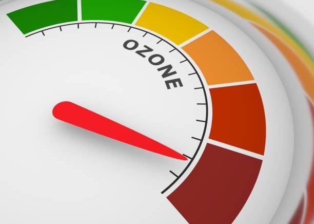 Medidor de nivel de ozono con indicador de color en la zona roja