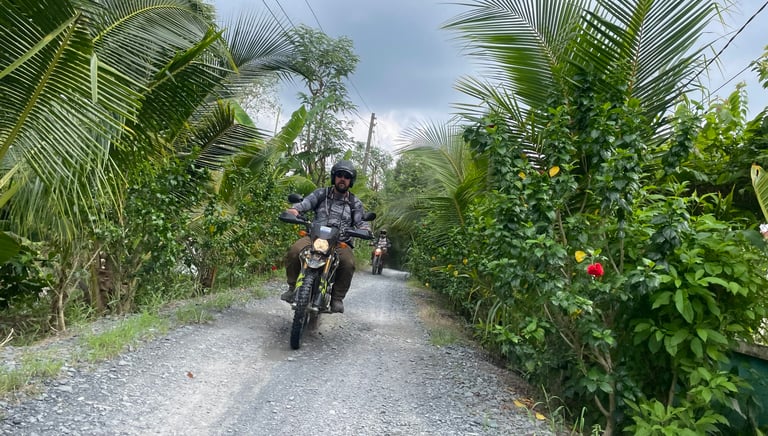 Tour de moto lors d'un voyage à deux-roues au Vietnam