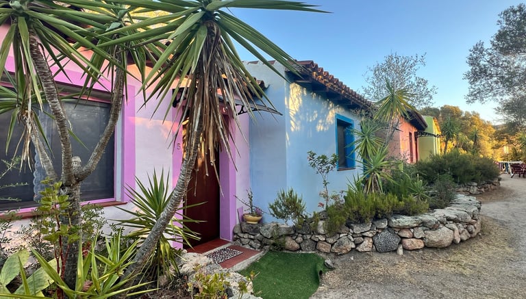 Camere dell'Agriturismo Agrisole immerse nella macchia mediterranea dei dintorni di Olbia