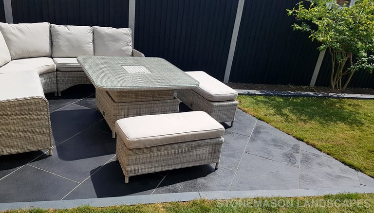 Corner Triangle Garden, Black & Grey Patio - Brentwood Upminster Hornchurch Romford