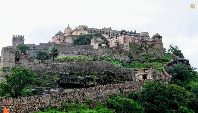 Majestic Kumbhalgarh Fort in Rajsamand, Rajasthan, with its massive fort walls stretching across the Aravalli hills.