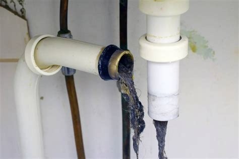 canalisation bouchée, débouchage par epert plombier bati fl eau
