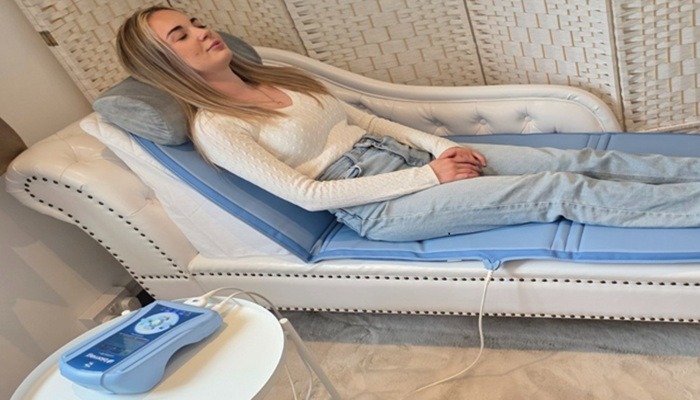 woman receive PEMF treatment