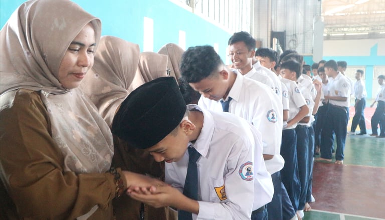 Halal Bi Halal SMP Excellent 1 Kota Tangerang