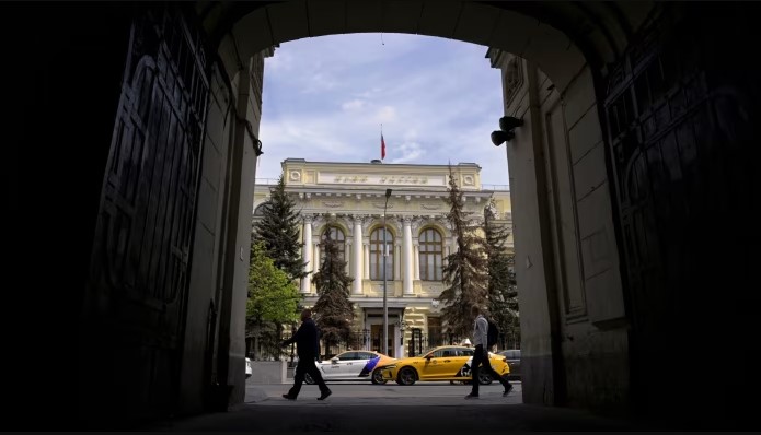 L’UE cherche à lever 15 milliards d’euros pour l’Ukraine grâce aux avoirs gelés de la Russie