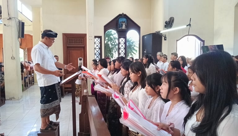 Ngamen Rohani di Paroki Santa Theresia Tangeb Bali