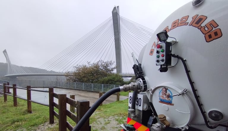 Hydrocureur yannou assainissement devant pont de terenez
