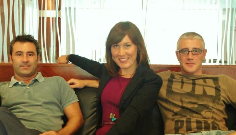 consultora principal tras fin proyecto pyme junto con dos miembros del equipo ejecutivo