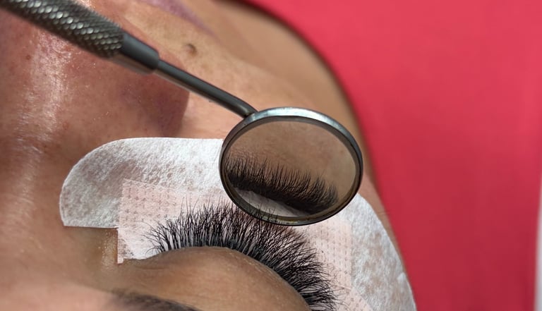 Retoque de extensiones de pestañas con Amy Ortiz - amylash.com