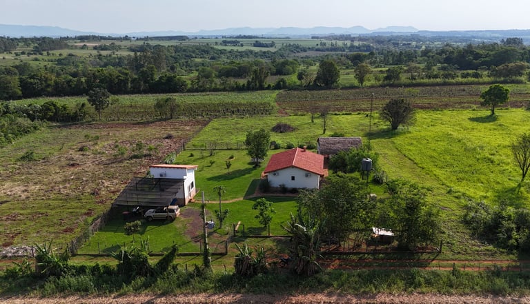 1,4 ha Anwesen in Arroyo Moroti, Nähe Independencia – Grundstück mit Gebäuden, Wald & Weitsicht