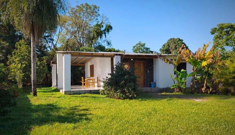 Haus zur Miete in Mbocayaty, Paraguay – möbliert, zentral gelegen & mit Garten