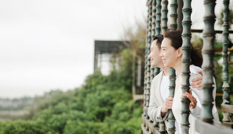 intimate couple moment overlooking the cliffs at Alila Villas Uluwatu in Bali