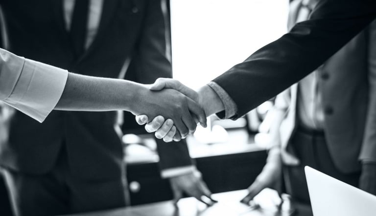 Résolution de conflit par la médiation en trouvant un accord en altérité, ce qui garantit la liberté de décision et de choix