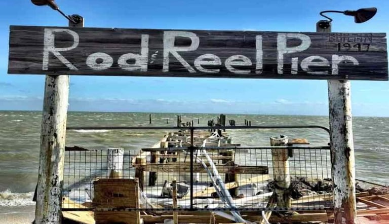destruction-on-anna-maria-island-rod-and-reel-no-longer-standing-on-ami-ami-rod-and-reel-pier-destroyed-anna-maria-iconic-pie