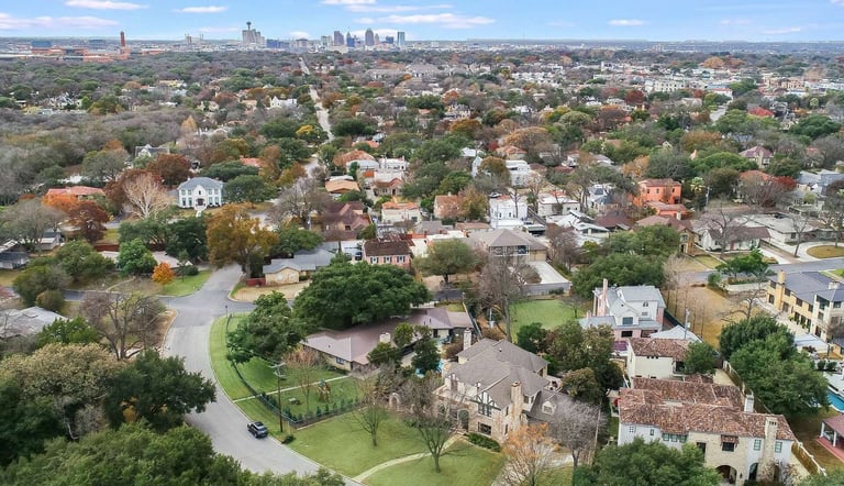 Elegant home with tall arched windows, window cleaning in Alamo Heights, TX