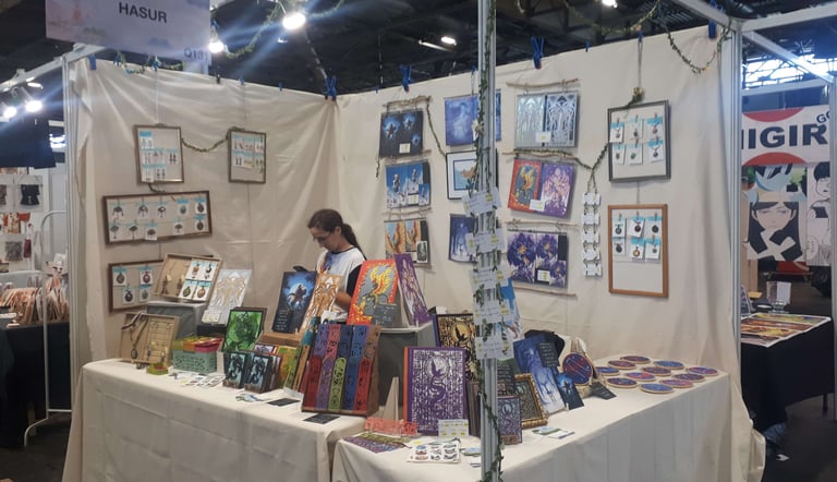 Photo du premier stand Hasur à la japan expo 2022 avec son aide