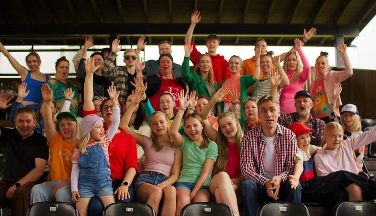 Ryhmäkuva Neljän tähtisen resortti 2025 