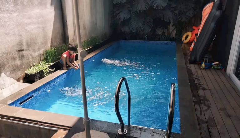 Kolam renang keluarga minimalis dan elegan