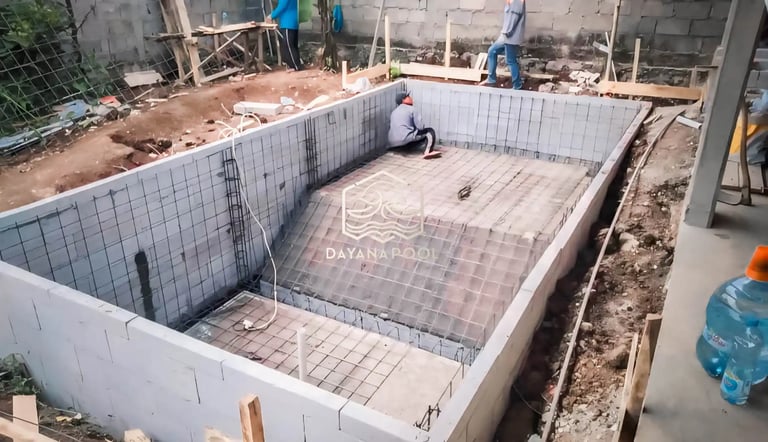 Kontraktor DayanaPool merancang kolam Jacuzzi custom