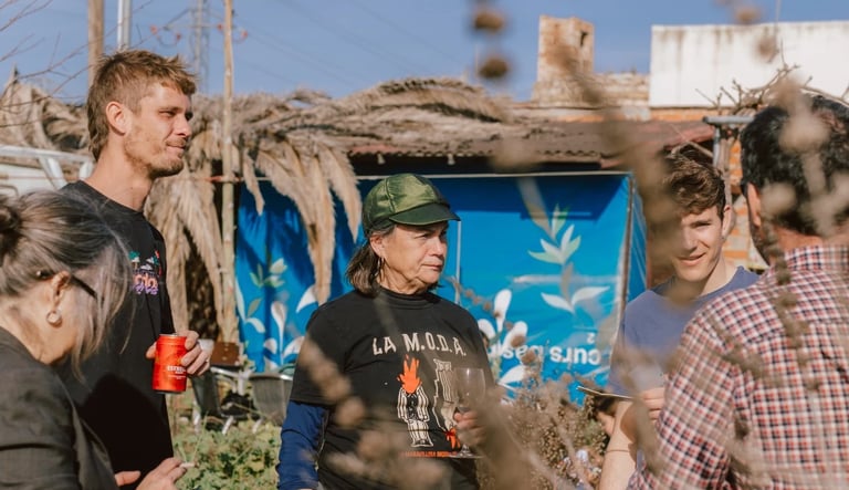 El germà Mikhail, és el masover dels Horts urbans, i l'Elisa Ferret, la mama!