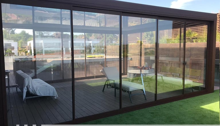 hőszigetelt üveggel teraszbeépítés