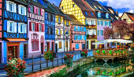 Alsace Colmar colorful houses and river