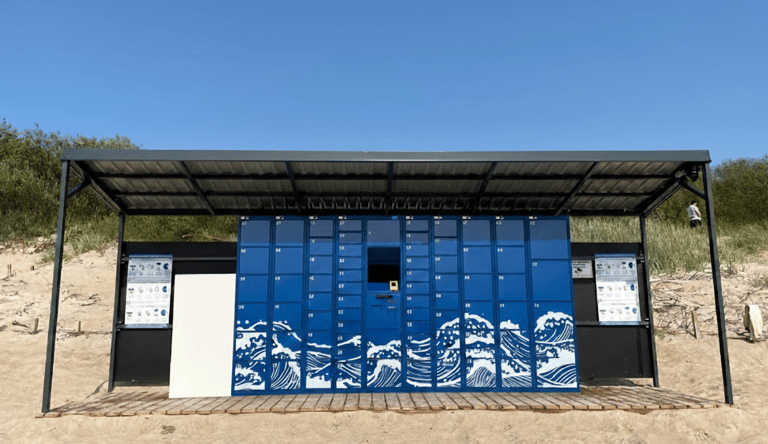 Consigna de equipaje en la playa