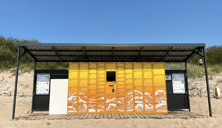 Consigna de equipaje en la playa