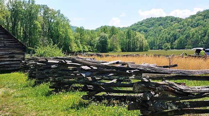 Smoky Mountains, N. Carolina Travel - Oconaluftee Visitor Center & Mountain Farm Museum