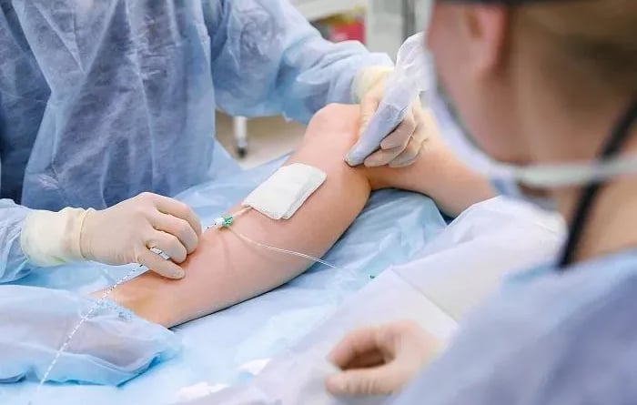 جراحة الأوعية الدموية في مركز بون كير لجراحة اليوم الواحد في أبوظبي
