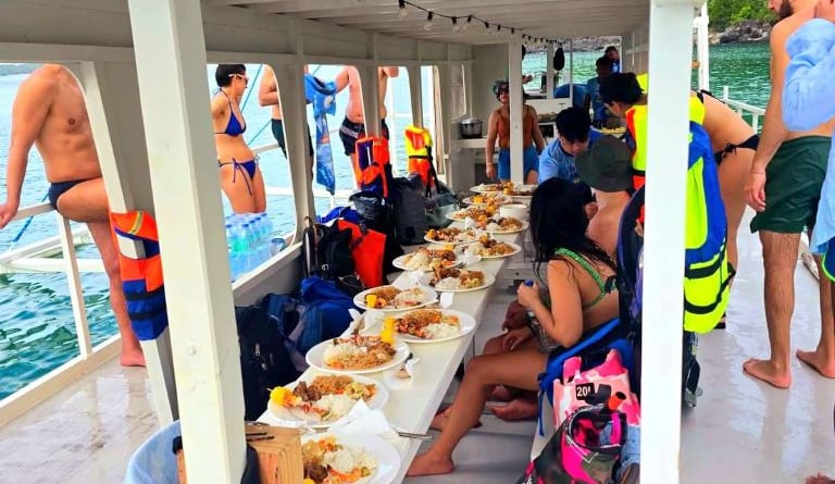 Breakfast 3D2N Linapacan Island Tour