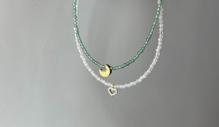 Kristalų kaklo papuošalai