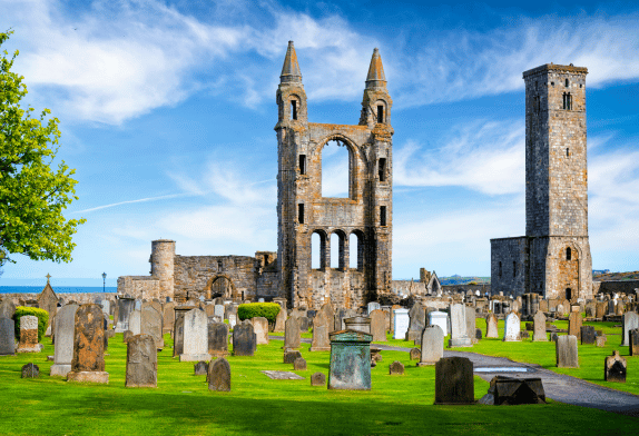 St Andrews Cathdral Ruins and graveyard