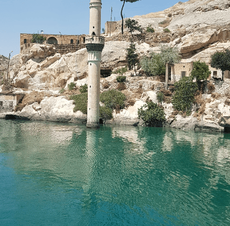 Halfeti'de hangi tarihi eserler görülebilir?