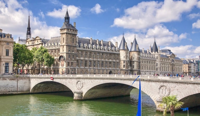 Paris Free Tour