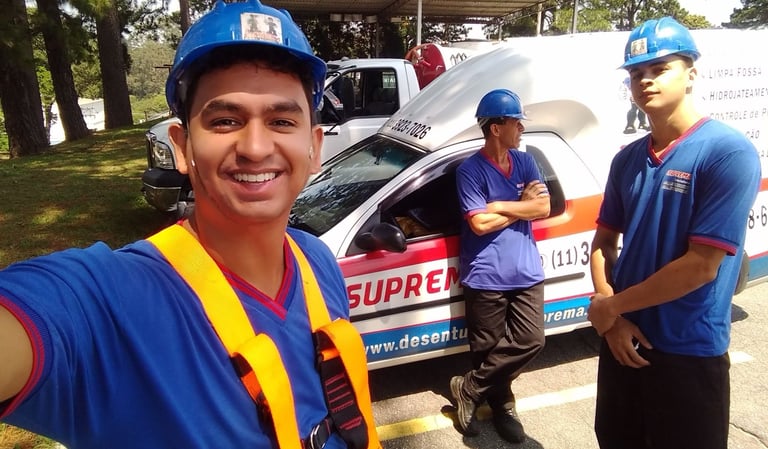 técnicos de desentupimento