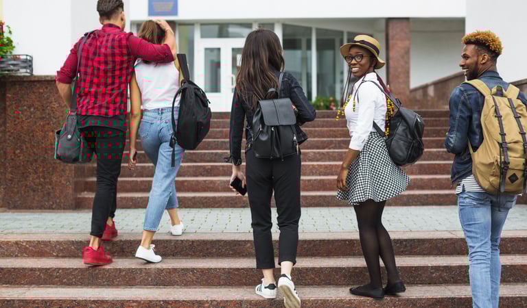 Des jeunes aux lycées heureux face à l'enjeux de l'orientation scolaire
