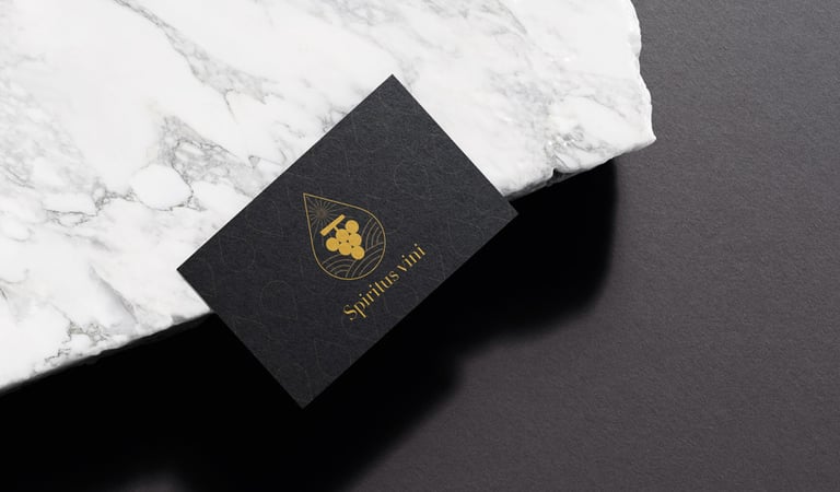 Carte de visite spiritus Vini noir et logo or 