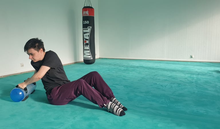 russian twist aquafitbag personal trainer