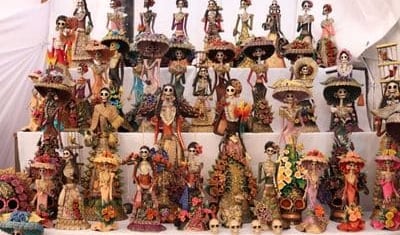 Catrinas en Capula Michoacan - Tour de Muertos en Michoacán